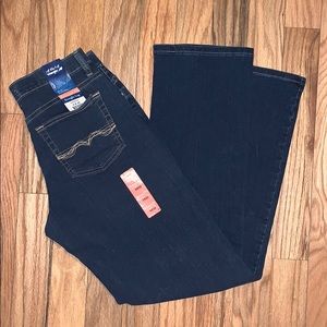 RELAXED FIT - NEW WITH TAGS - WRANGLER JEANS